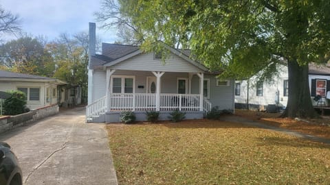 Recent photo taken by our cleaning team, ensuring you see the home how it truly is.