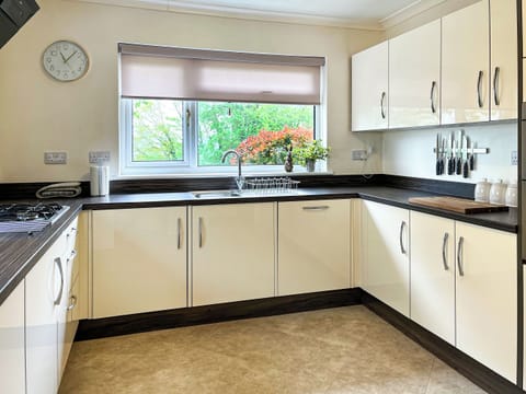 Kitchen | Autumn Leaves, Keswick