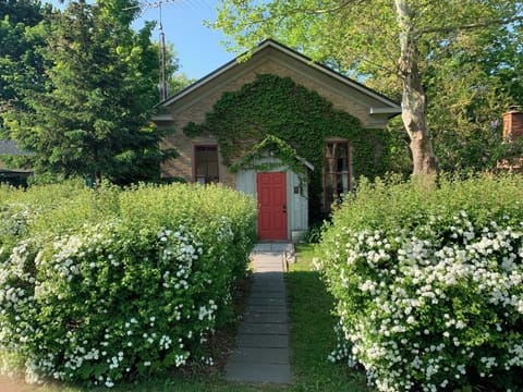 Entry area, spring