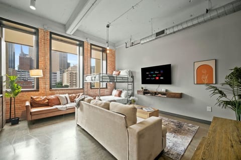 Guest Room/Living Room