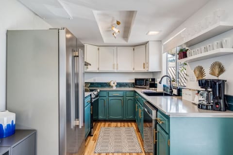 Fully stocked kitchen with all the cooking essentials!