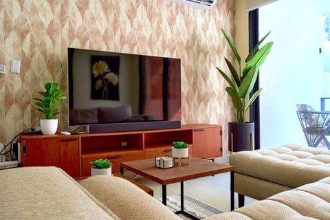 Condo - Image 2