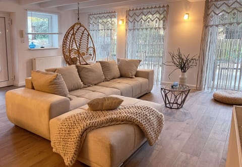 Modern lounge apartment with terrace, beach chair, parking - 50 meters to the beach Apartment in Sierksdorf