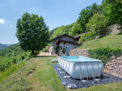 Garden, Backyard, Landscaping, Swimming Pool, Yard, Lawn, Farmhouse