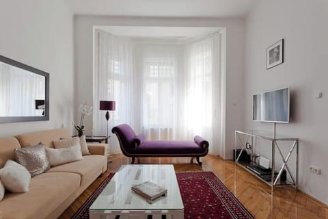 Silent, liberty style apartment with high ceilings, lots of light and peace.