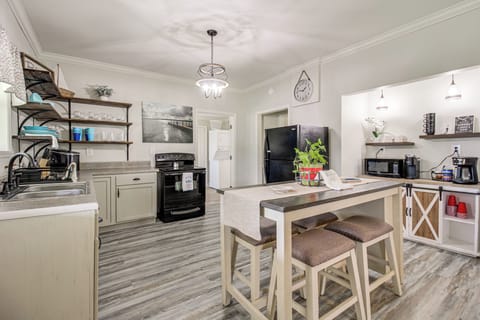 Kitchen | Cooking Basics | Toaster | Blender | Microwave