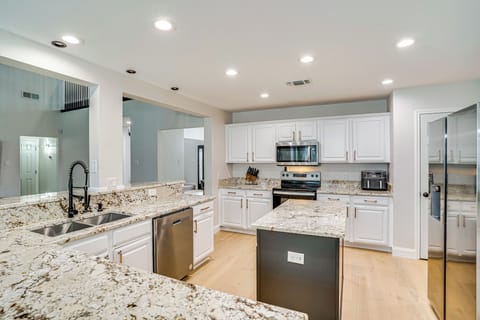 Kitchen | Coffee Maker | Dishwasher | 1st Floor