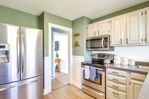 Kitchen | Drip Coffee Maker | Dishwasher | Cooking Basics