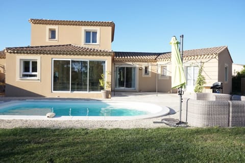Paradou holiday rental villa for rent with swimming pool