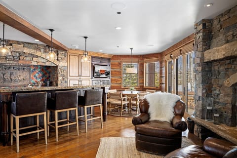 Luxury lounge area next to the large island in the kitchen