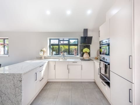 Kitchen | Lower Peastocking, Meriden, near Coventry
