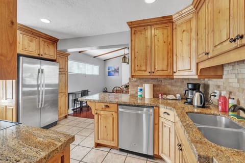 Indoors, Kitchen, Sink, Sink Faucet, Hardwood