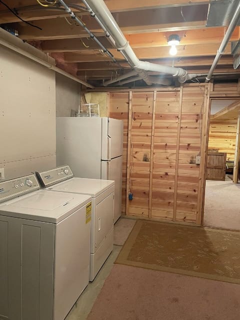 LAUNDRY AND EXTRA REFRIG- FREEZER