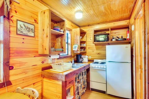 Kitchen | Drip Coffee Pot | Toaster | Microwave