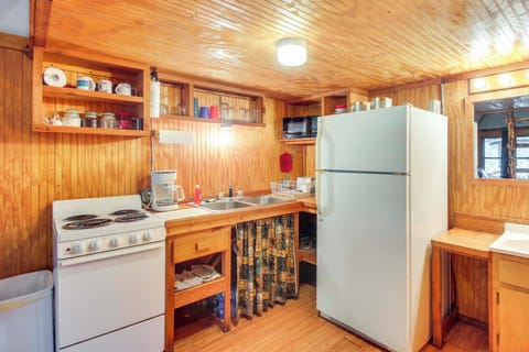 Kitchen | Drip Coffee Pot | Toaster | Microwave