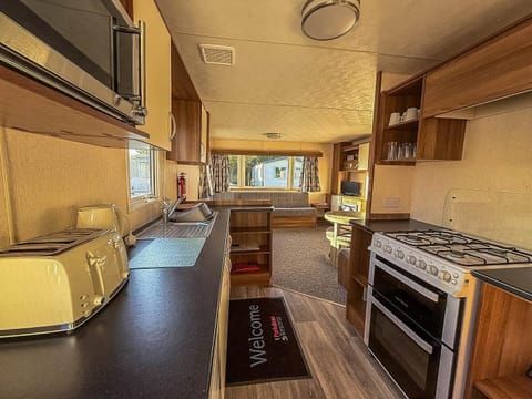 Modern kitchen in 8 berth caravan in Hunstanton