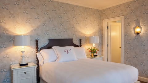 Queen bed