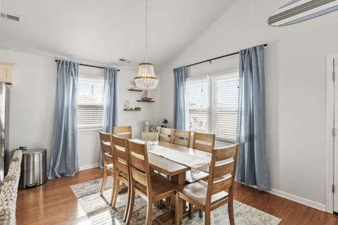 Dining area which can seat eight
