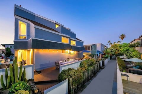 Beautiful outdoor Dining space