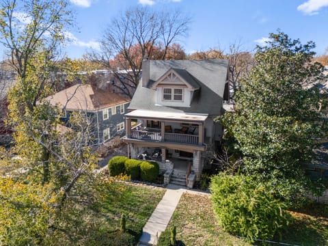 Charming exterior view showcasing the home’s welcoming character and residential setting.