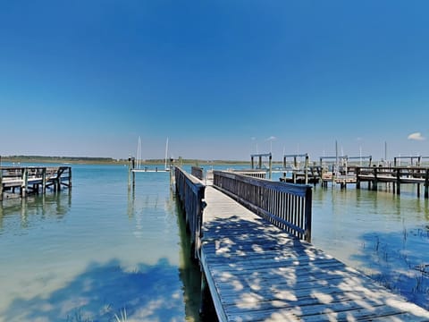 Welcome To The Pack House - Private Dock, & Boat Slip