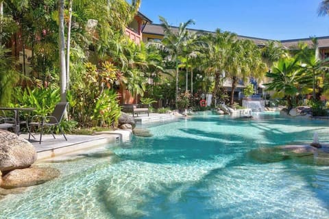Take a dip in any of the nine swimming pools throughout the resort. There are unbeatable guest facilities including a tennis court, spa and BBQ facilities. 