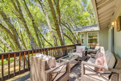 Groveland Vacation Rental | 3BR | 2BA | 1,500 Sq Ft | 2 Steps to Enter