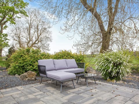 Sitting-out-area | Hogholm Farmhouse, Inverurie