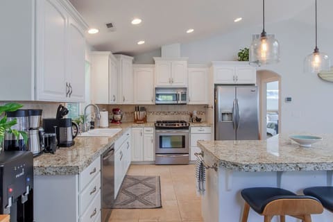 Lots of room for cooks and friends