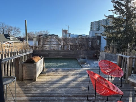 Rooftop deck with a bird's eye view view of trendy Hintonburg