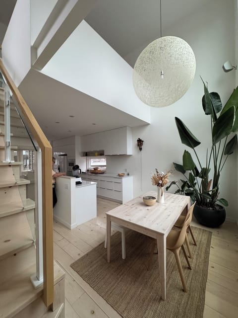 Dining room & kitchen