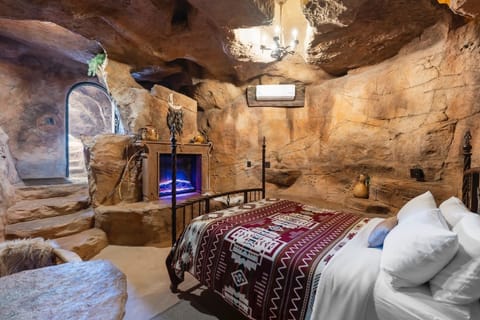 The ultimate romantic desert stay — rustic luxury meets natural wonder. Your unplugged retreat near Zion, Horseshoe Bend, and Bryce Canyon.