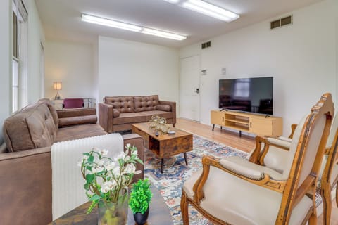 Toledo Vacation Rental | 2BR | 1BA | 1,000 Sq Ft | Stairs Required