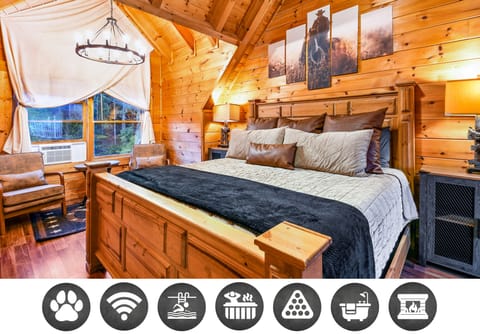 Indoors, Home Decor, Rug, Hardwood, Lamp