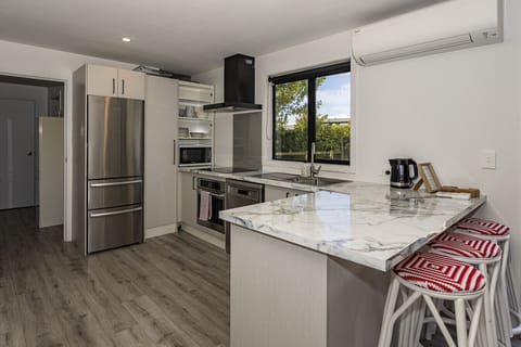Modern, fully equipped kitchen