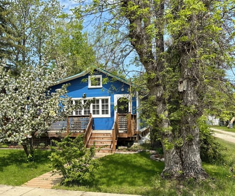 Cottage as viewed from street