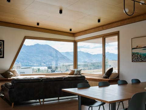 Great seating area and mountain views