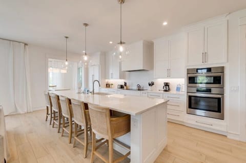 Kitchen with large island with seating 