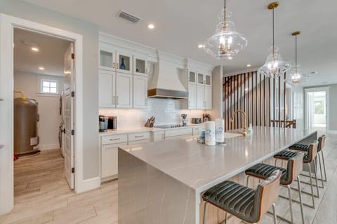 Large luxury kitchen 