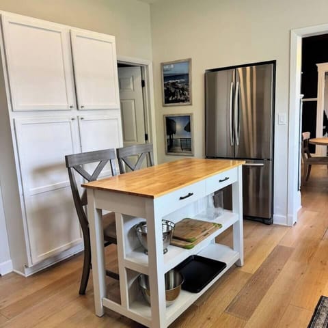 98bcf2be-ff8c-4c83-ad44-e6ef225ad45e