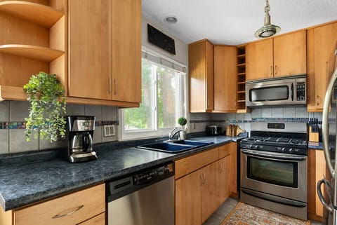 full stocked kitchen perfect for family holiday cookding and gathering