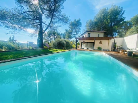 Maison coté piscine