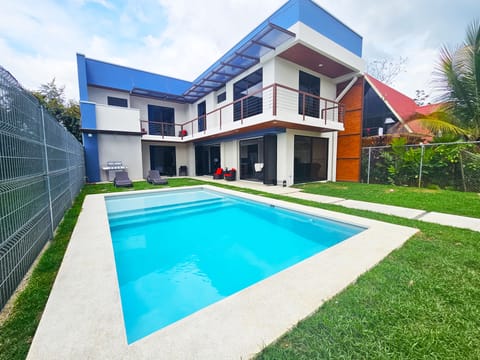 Great 4 bedroom villa with private pool