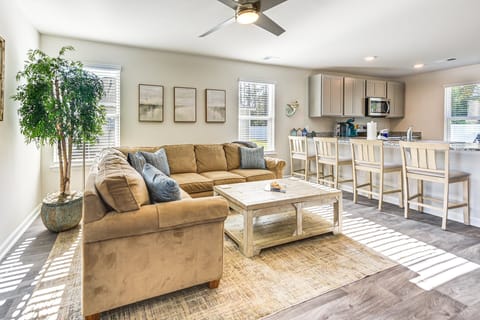 Open living space thats great for relaxing after the beach!