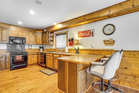 Kitchen | 1st Floor | Drip Coffee Maker & Keurig | Dishwasher