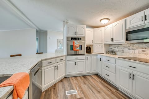 Kitchen | Keurig Coffee Maker | Dishwasher | Cooking Basics