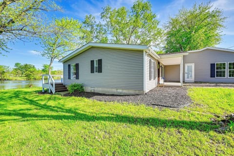 Dale Vacation Rental | 3BR | 2BA | 1,600 Sq Ft | 1 Step to Enter