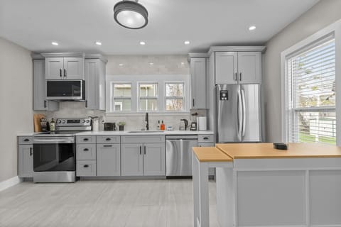 Spacious kitchen with everything you need!