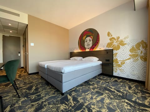 Unit with 1 King size Bed