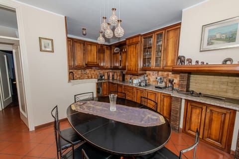 Autumn, Kitchen, Spring, Summer